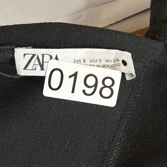 Zara Back Cut Out Crop Top Women’s Small Black Snaps Short Sleeve NWT - Picture 11 of 11